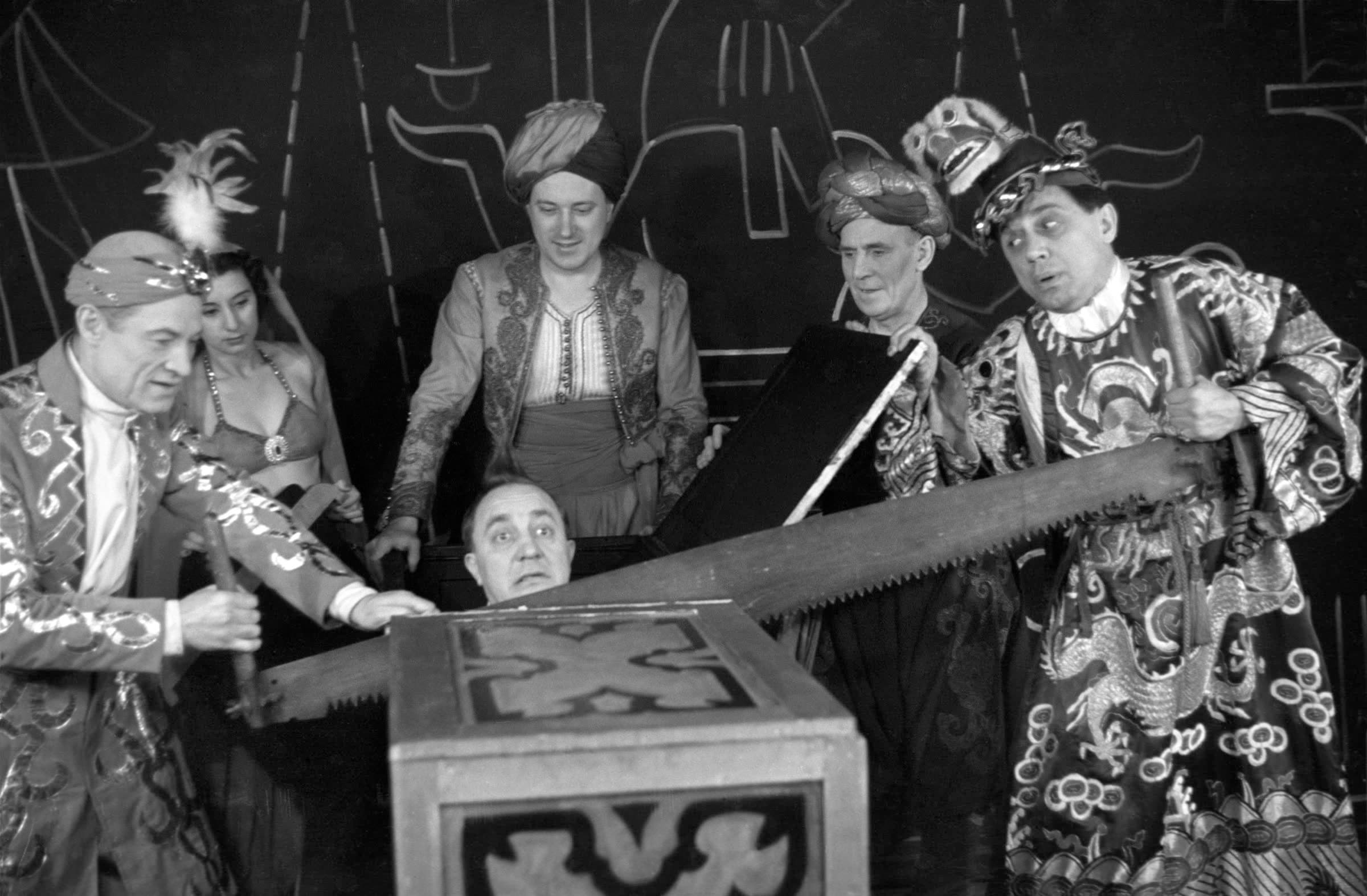 Olsen & Johnson's Hellzapoppin, Winter Graden Theater, New York, 1940